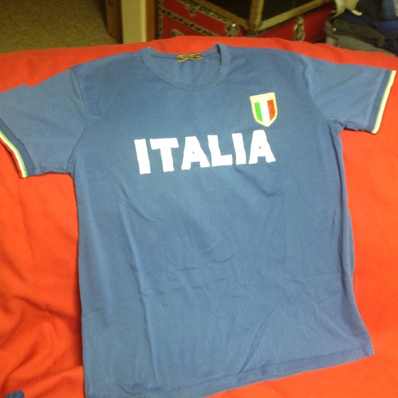 Italy soccer tshirt - Picture 1 of 3